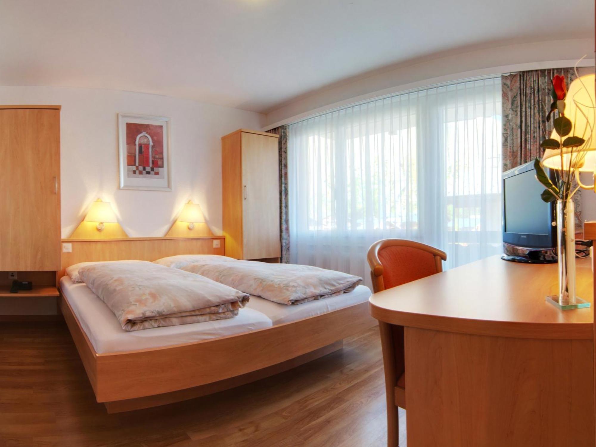 Hotel Eden No. 7 3*